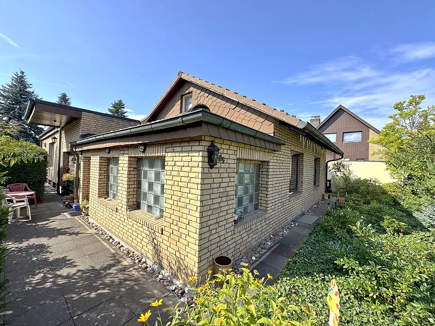 NEU Seltene Gelegenheit: Großzügiges Grundstück (1.407m²) mit Bungalow in Berlin-Rudow! 